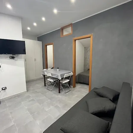 Carlotta Apartment Neapel
